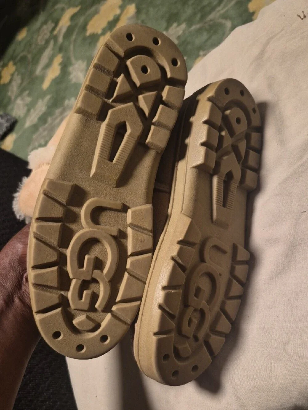 UGG plush easy